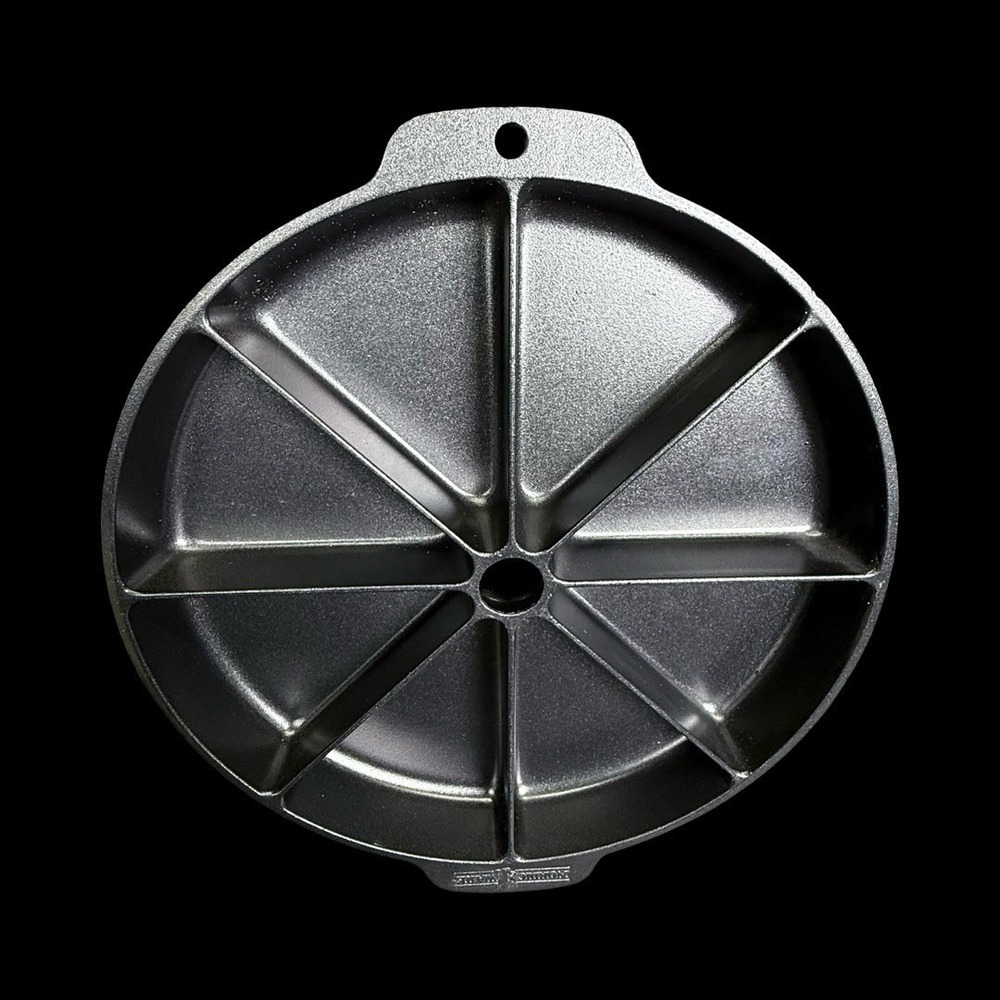 Nordic Ware Scone & Cornbread Round Pan Heavy Cast Aluminum 8 Sections 9 1/2" - Picture 2 of 10